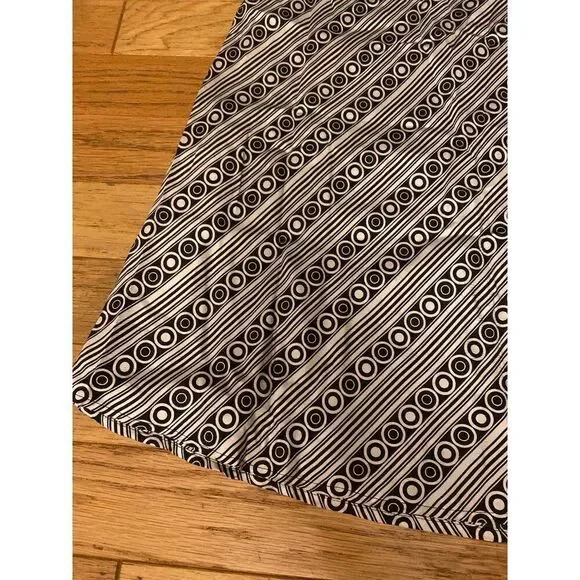 White House Black Market women's black patterned knee length lined silk skirt 6 - Picture 2 of 9